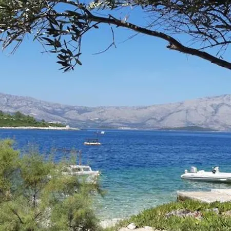 Island House Nyaraló *