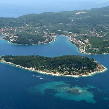 Island House 펜션 룸바르다