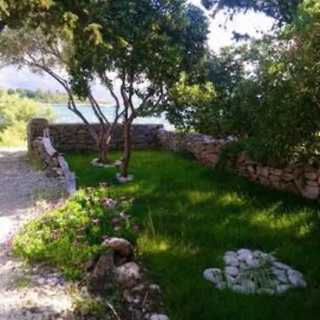 Nyaraló Island House