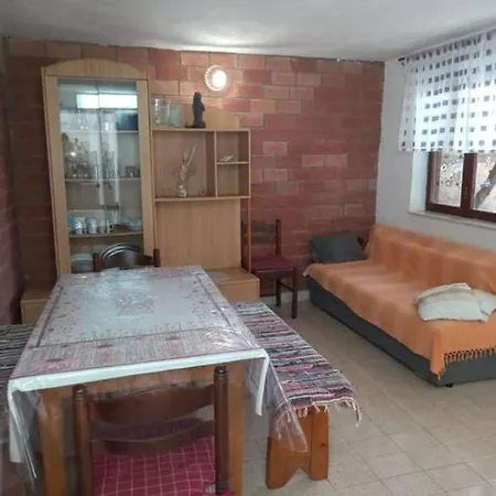 Nyaraló Island House *