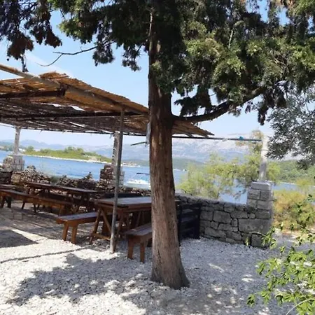 Island House * Lumbarda