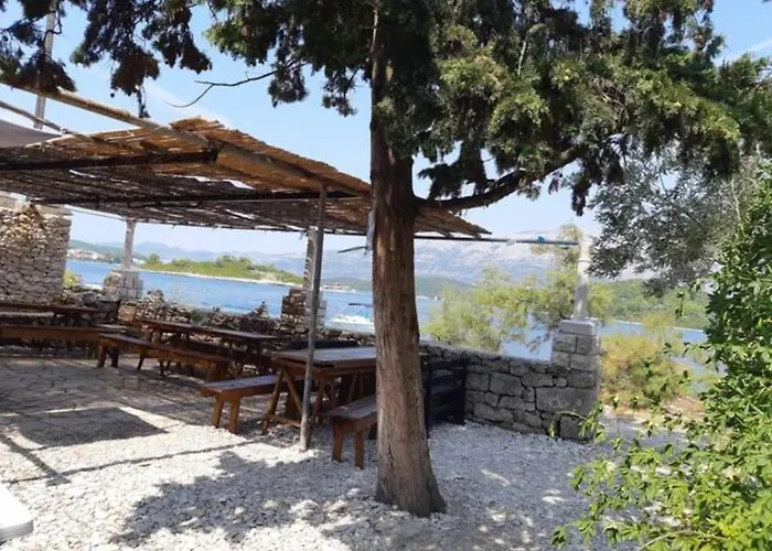 Island House * Lumbarda